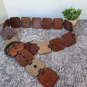 Fossil belt sz M leather concho boho embossed